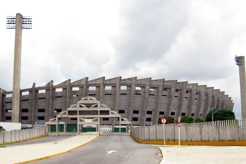Entrada do Estádio Governador Alberto Tavares Silva, o Albertão, em Teresina