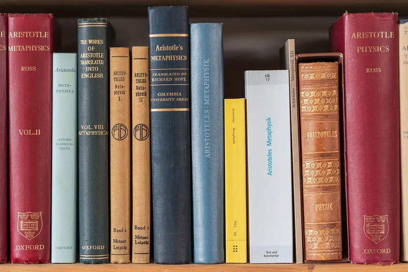 Imagem ilustrativa de arquivo: livros em uma estante; a foto não mostra instalações do IFPI